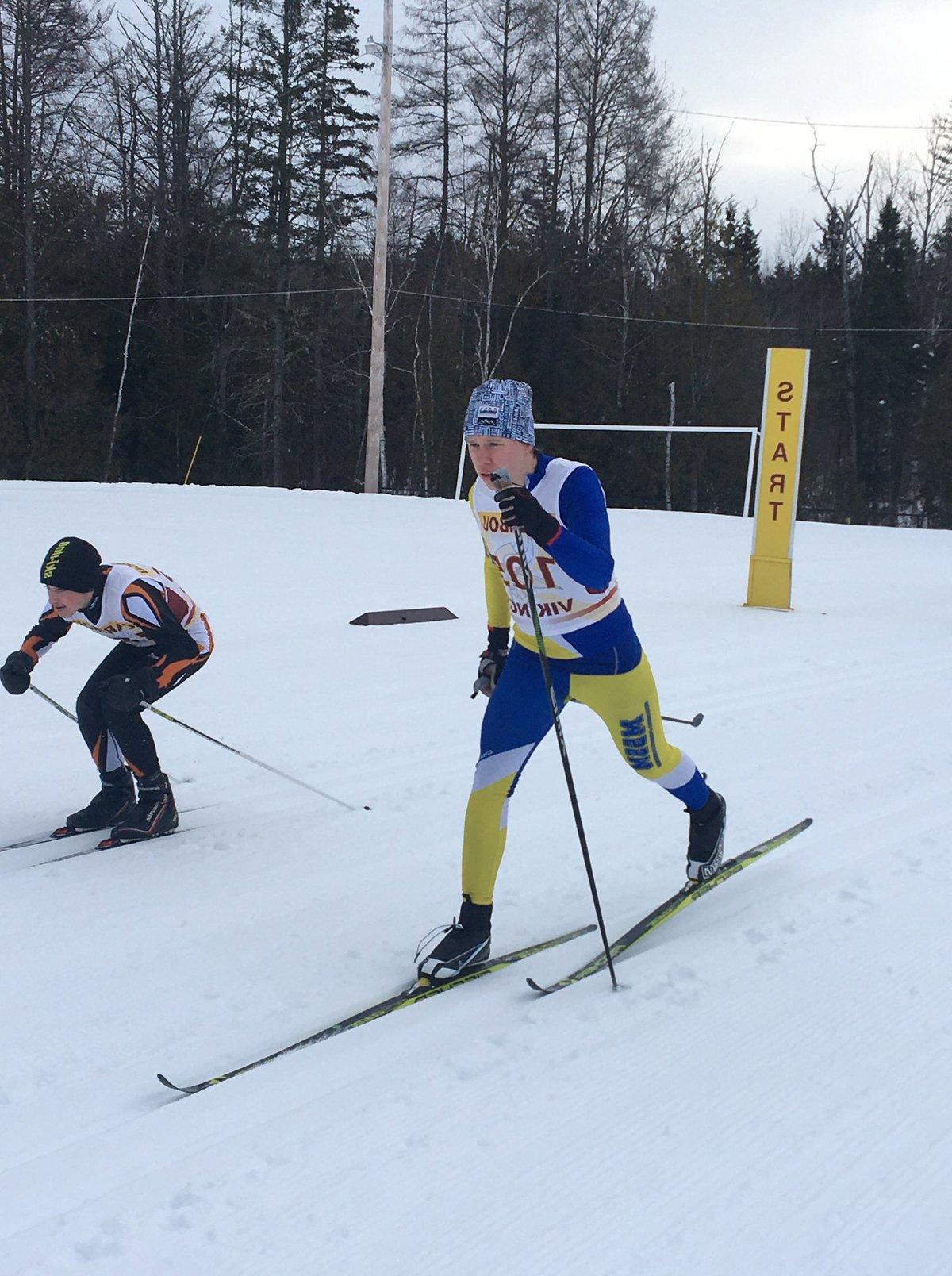 2020年2月2日在Caribou高中滑雪比赛